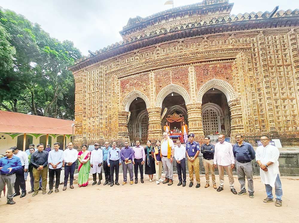 US envoy visits historic Kantajew Temple in Dinajpur 